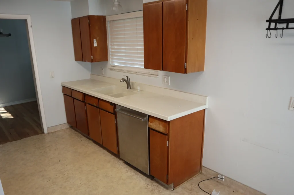 10930 W 60th kitchen before